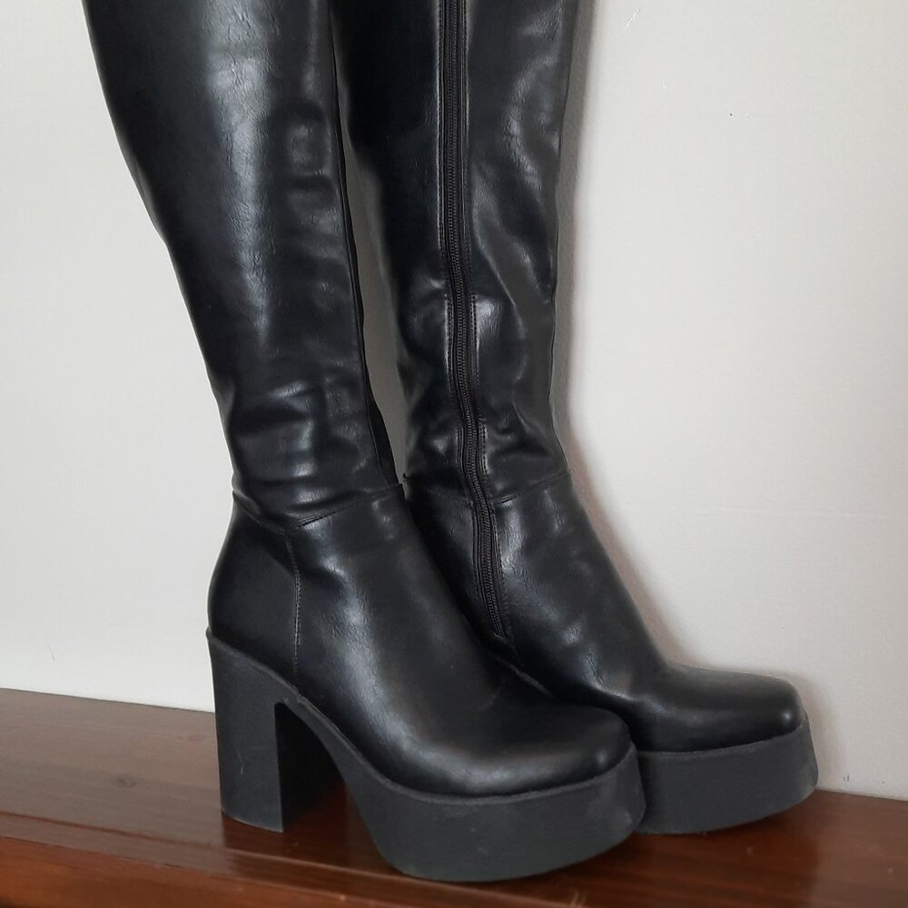 Knee High Black Lamoda Platform Boots Size 6